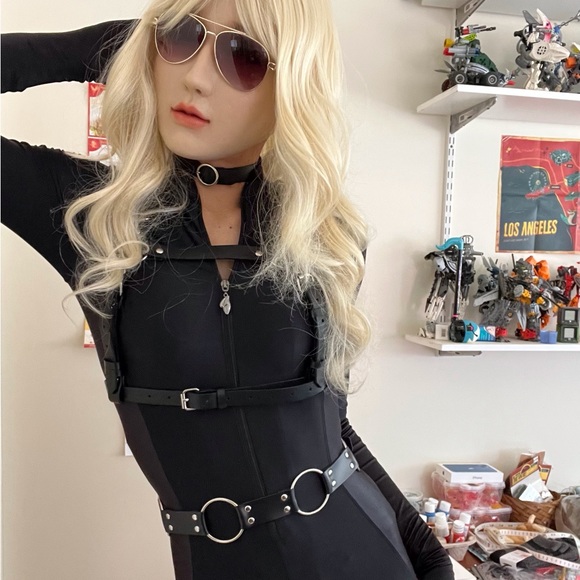 Meet Your Posher - Picture 2 of 16